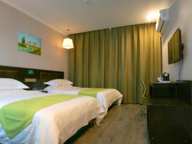 Greentree Wulumuqi Airport Hotel Urumqi Ngoại thất bức ảnh